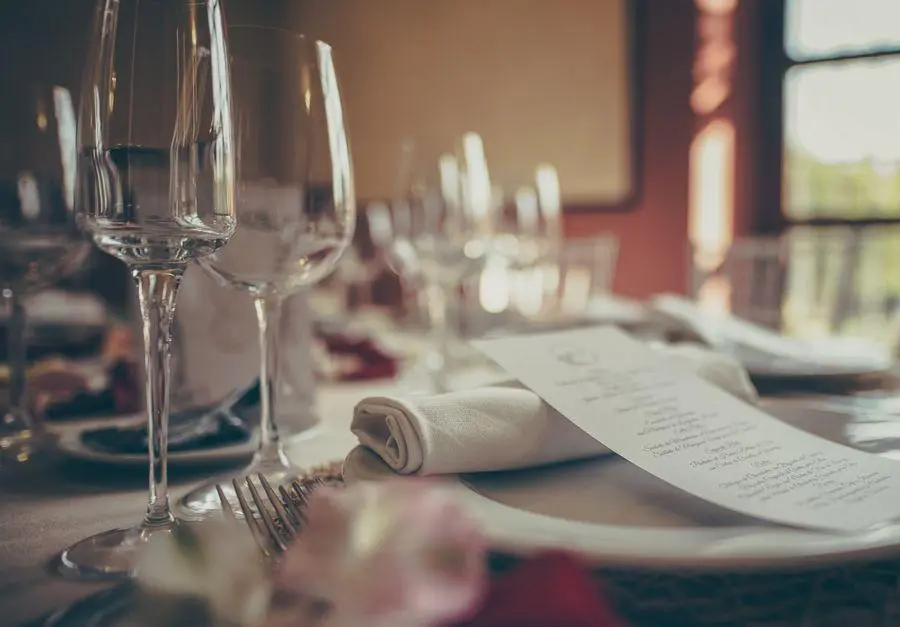 restorana apmeklejums cilveki